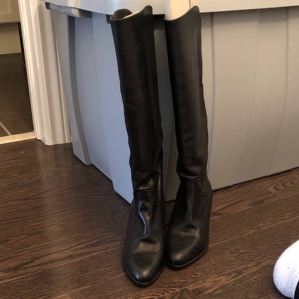Elegant Black Knee-High Women's Boots